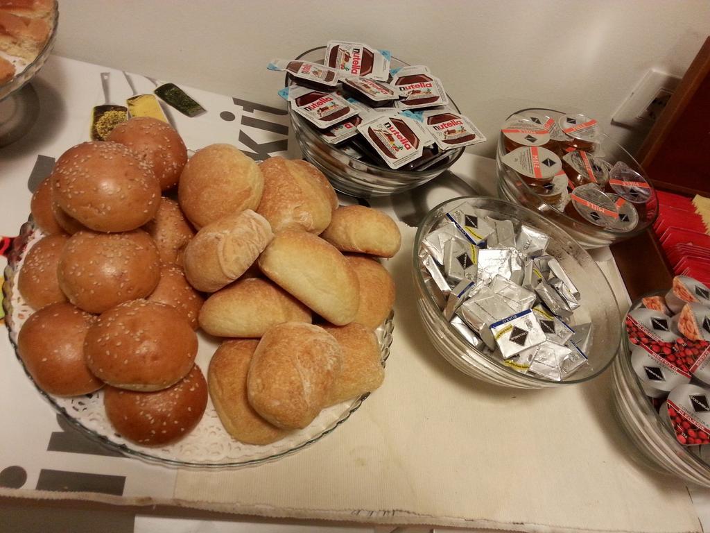 B&B Bonomelli แบร์กาโม ภายนอก รูปภาพ